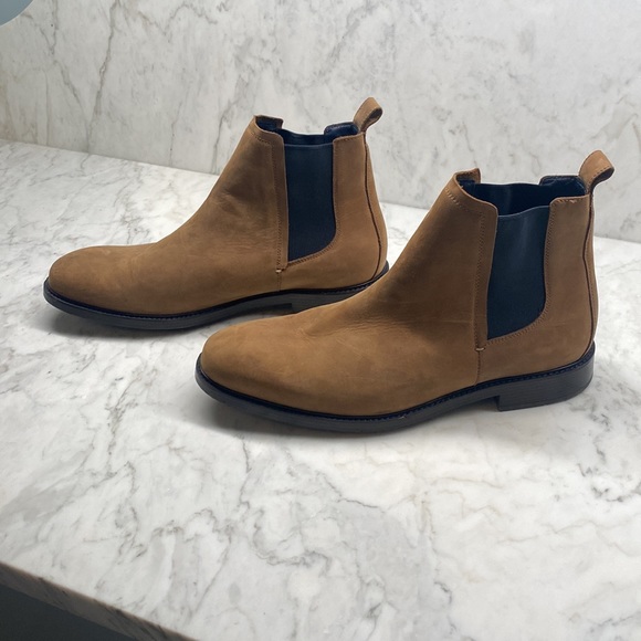 Excellent condition Cole Haan boots. Worn once. Size 13M - Picture 3 of 4